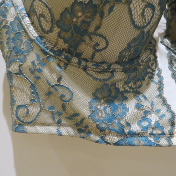 TORRID Plunge Push Up Bra Bustier in White Teal Lace Romantic - Size 40C - Picture 6 of 13